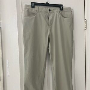 Vuori Meta Pant Excellent Condition.Size 34 by 30